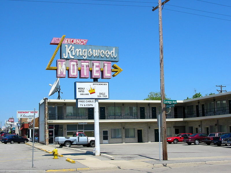 Kingswood Motel - June 2002 Photo